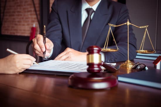 Jurisdicció voluntària de persones