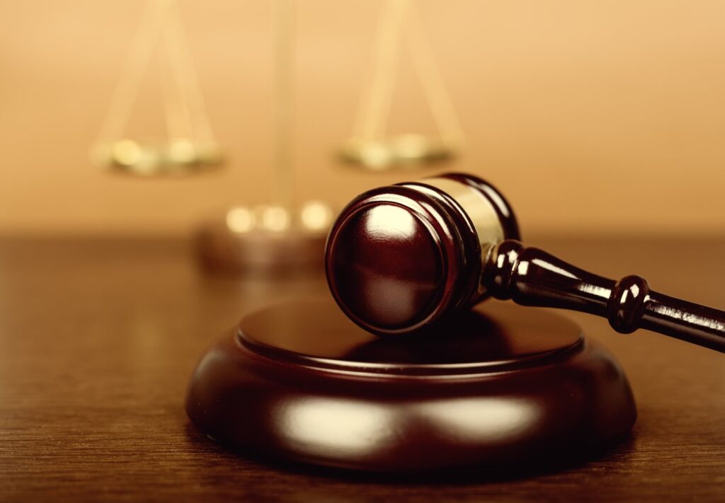 Responsabilitat penal de les persones jurídiques: maça i balança de la justícia