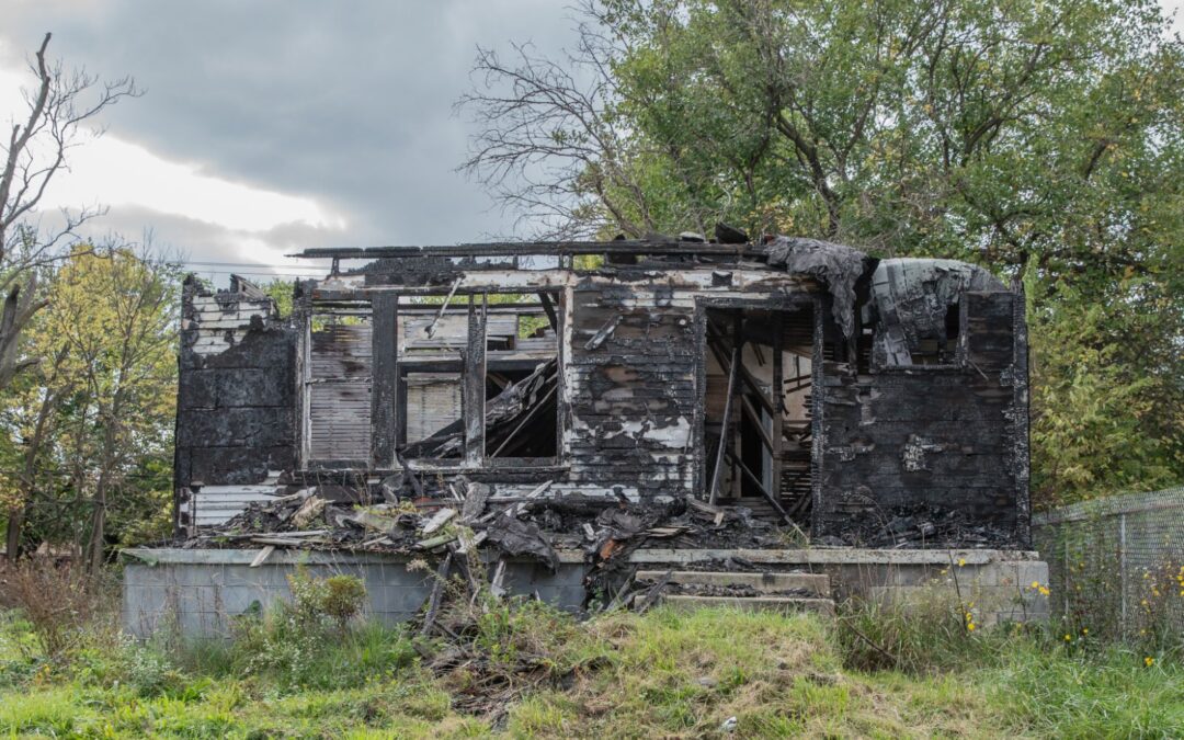 Habitatge cremat per incendi: reclamació a la comunitat i a l'asseguradora
